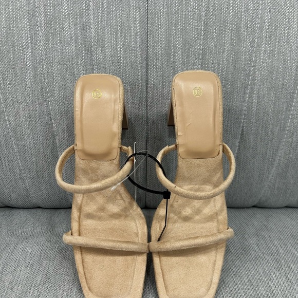 Elegant Tan Strappy Heels size 8.5 - Picture 3 of 4